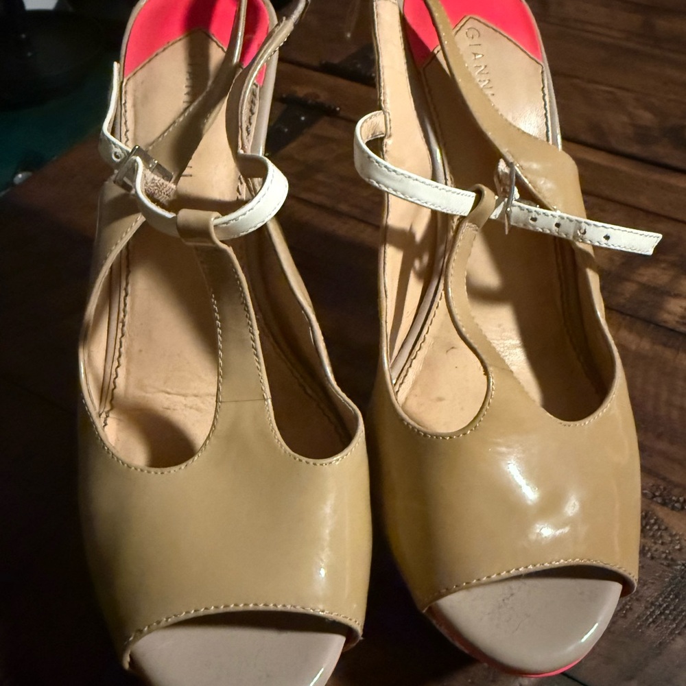 Gianni Bini Tan Peep Toe Platform Heels | Size 9 | 5.5” Heel
